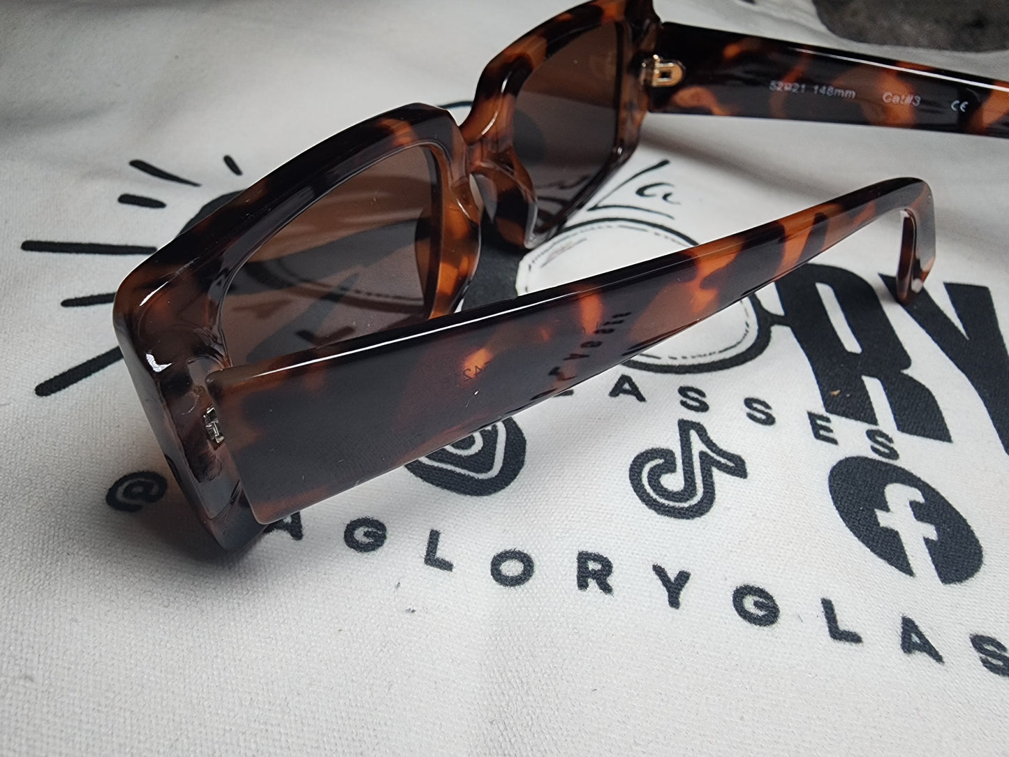 "LA WAWAWA SUNGLASSES"