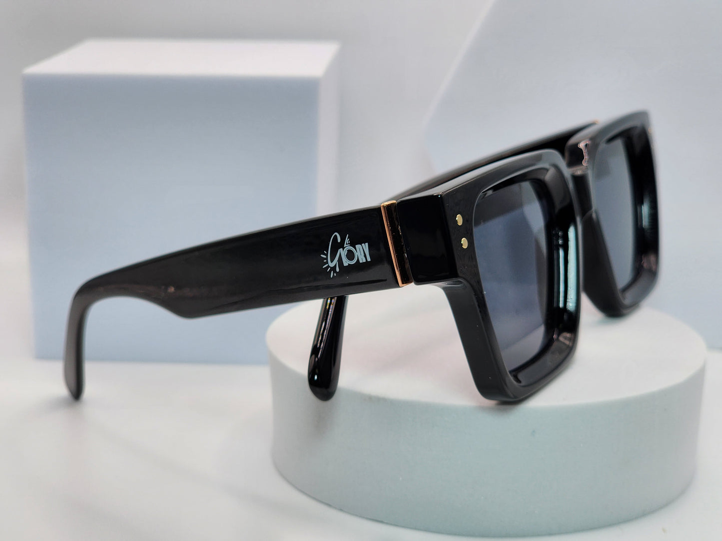 "LUXURY SQUARE SUNGLASSES"