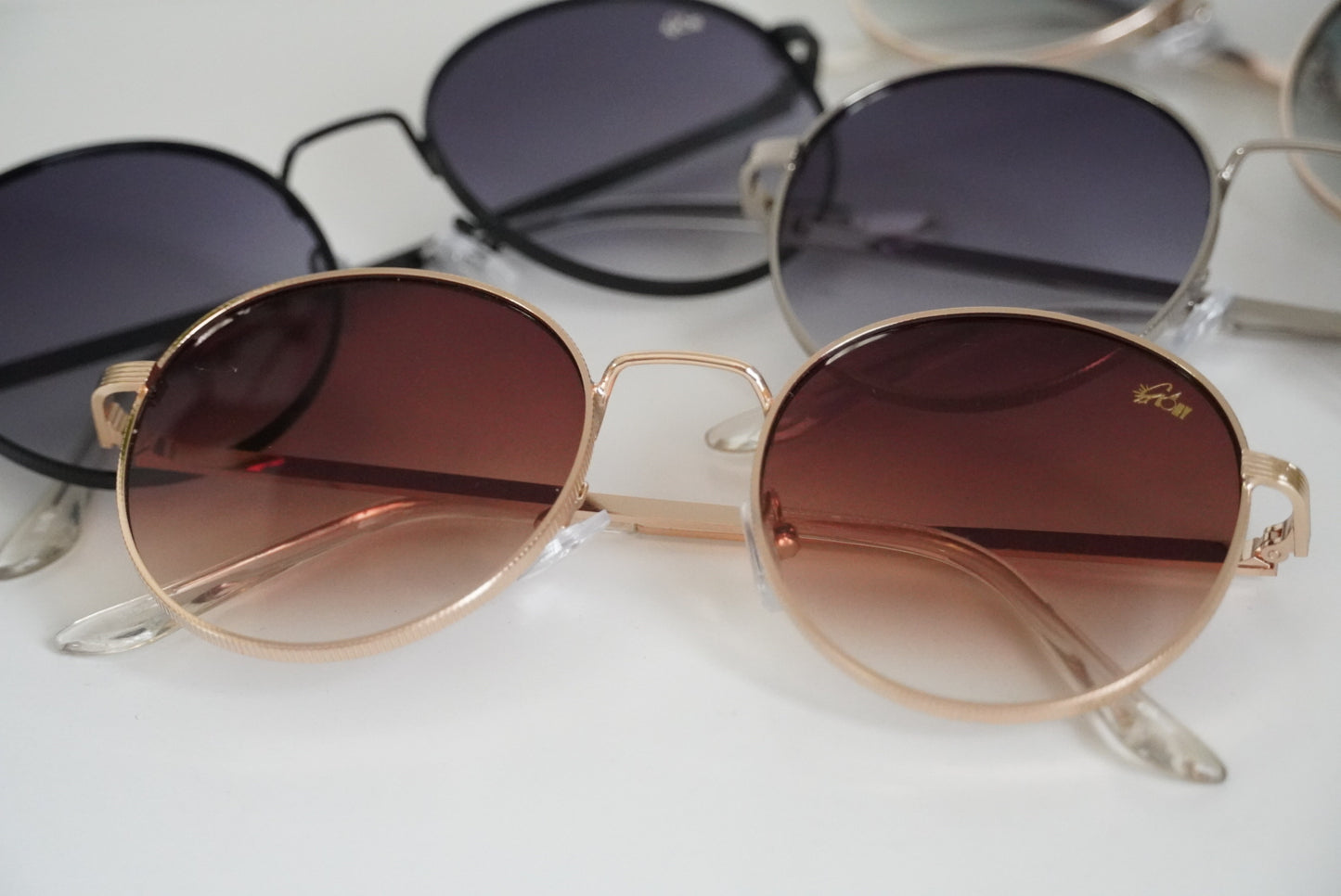 "Round Classy Sunglasses"