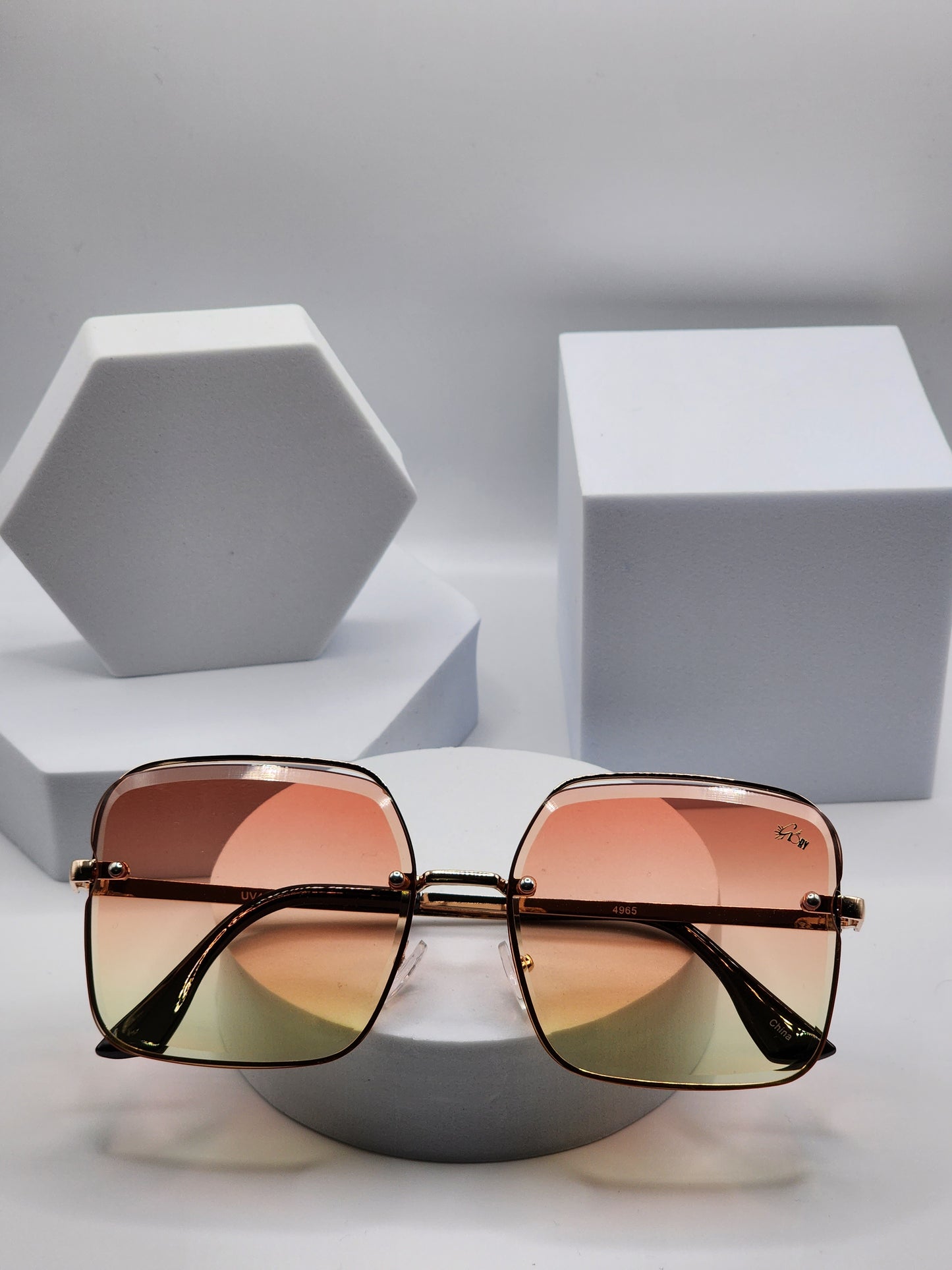 "LA FINA GRADIENT SUNGLASSES"