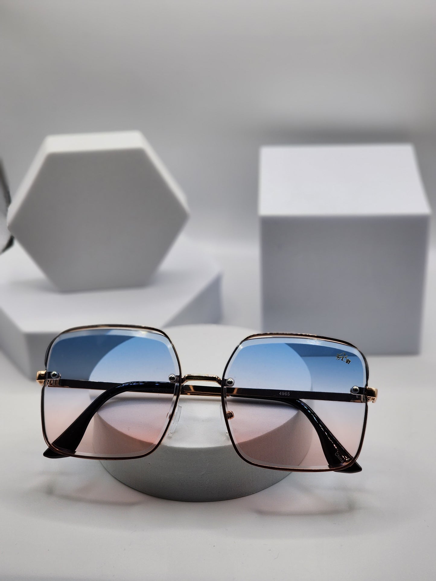 "LA FINA GRADIENT SUNGLASSES"